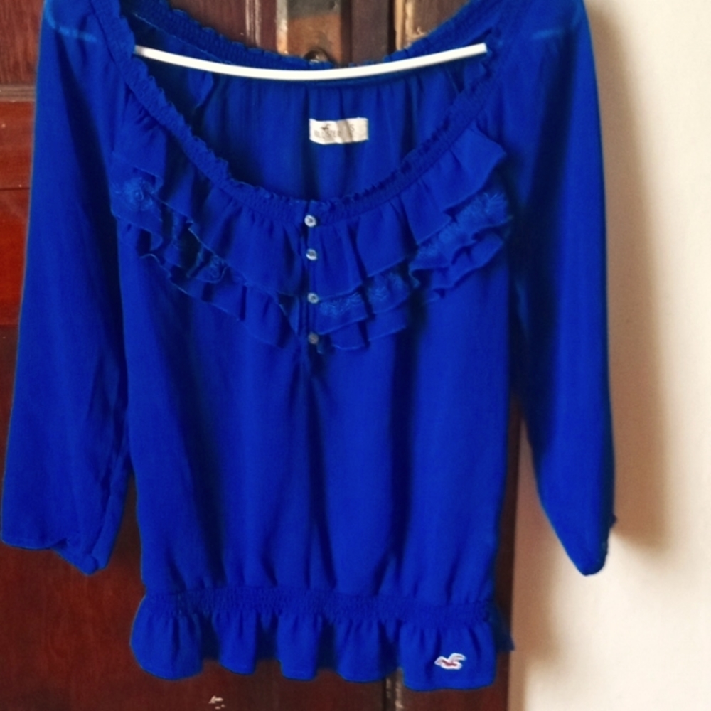 Hollister top